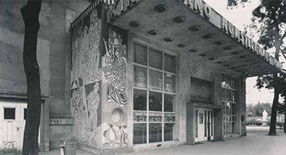 Ein historisches Bild des Eingangs des Künstlerhauskinos.